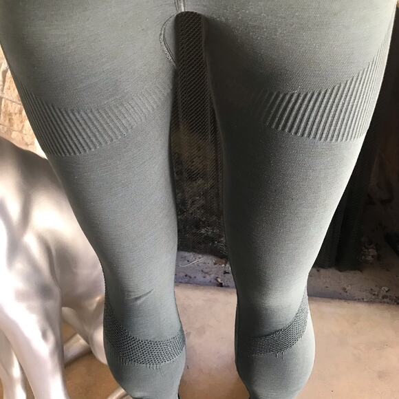 Alphalete Seamless Green Leggings Women's Size Medium - Picture 6 of 10